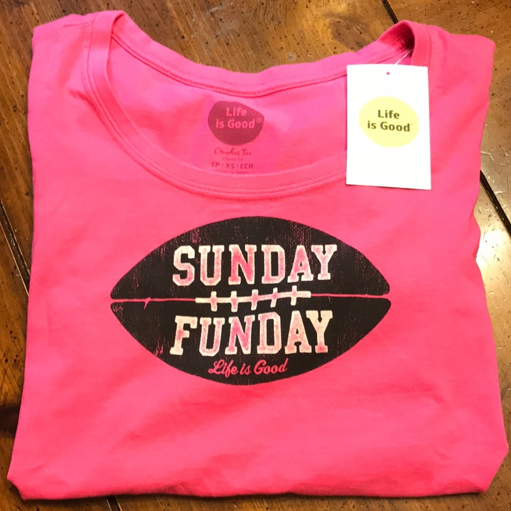 NWT Life is Good “Sunday Funday” Classic Crusher Fit Tee